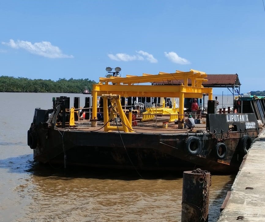 Flat Top Barge