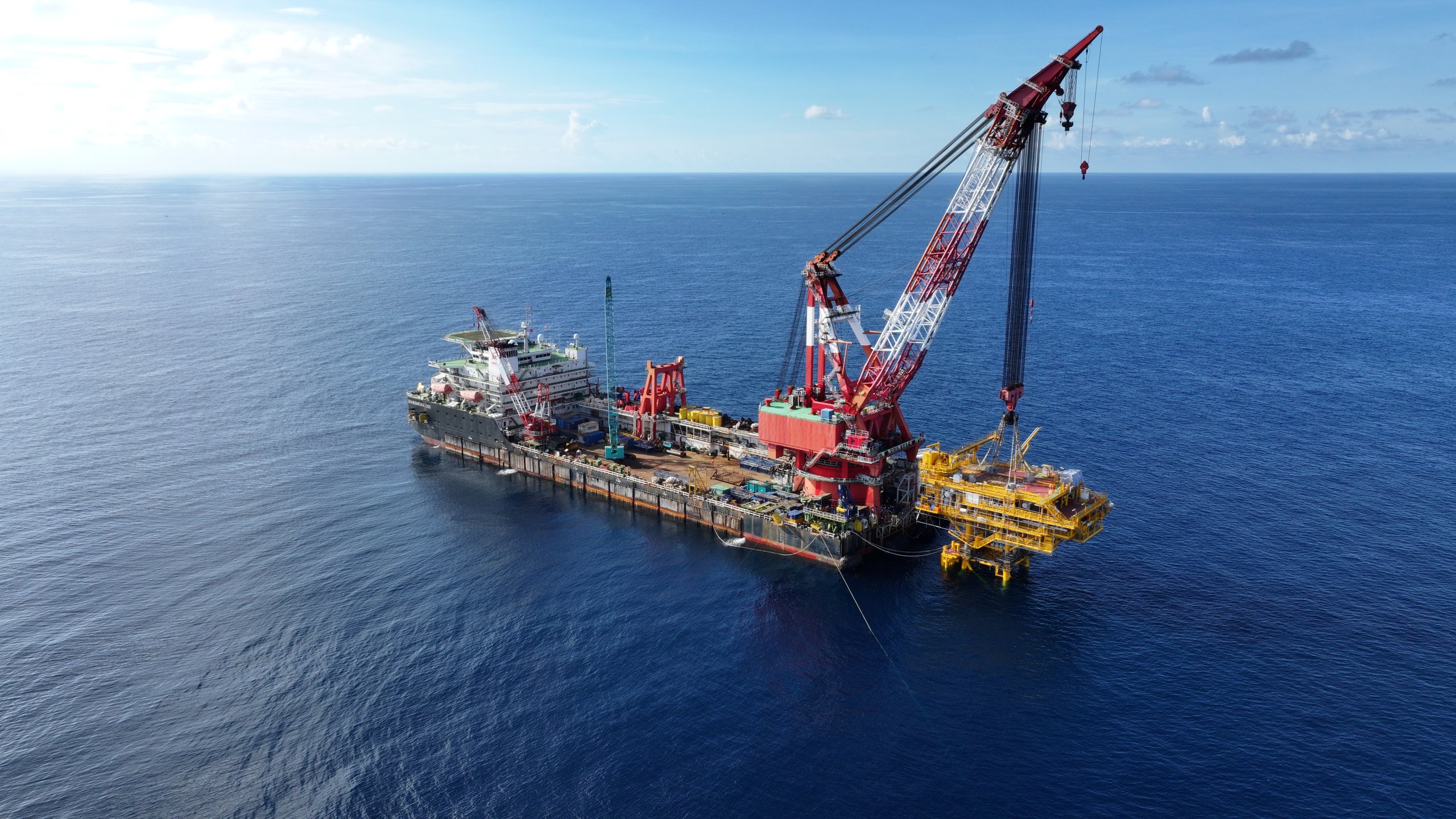 Offshore Heavy Lifting Services